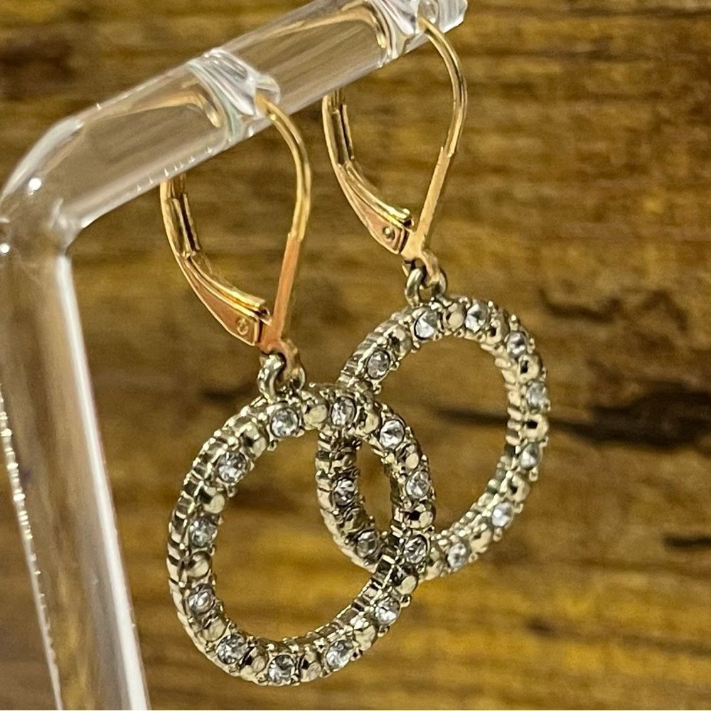 Stunning Dangling Earrings - Picture 2 of 8